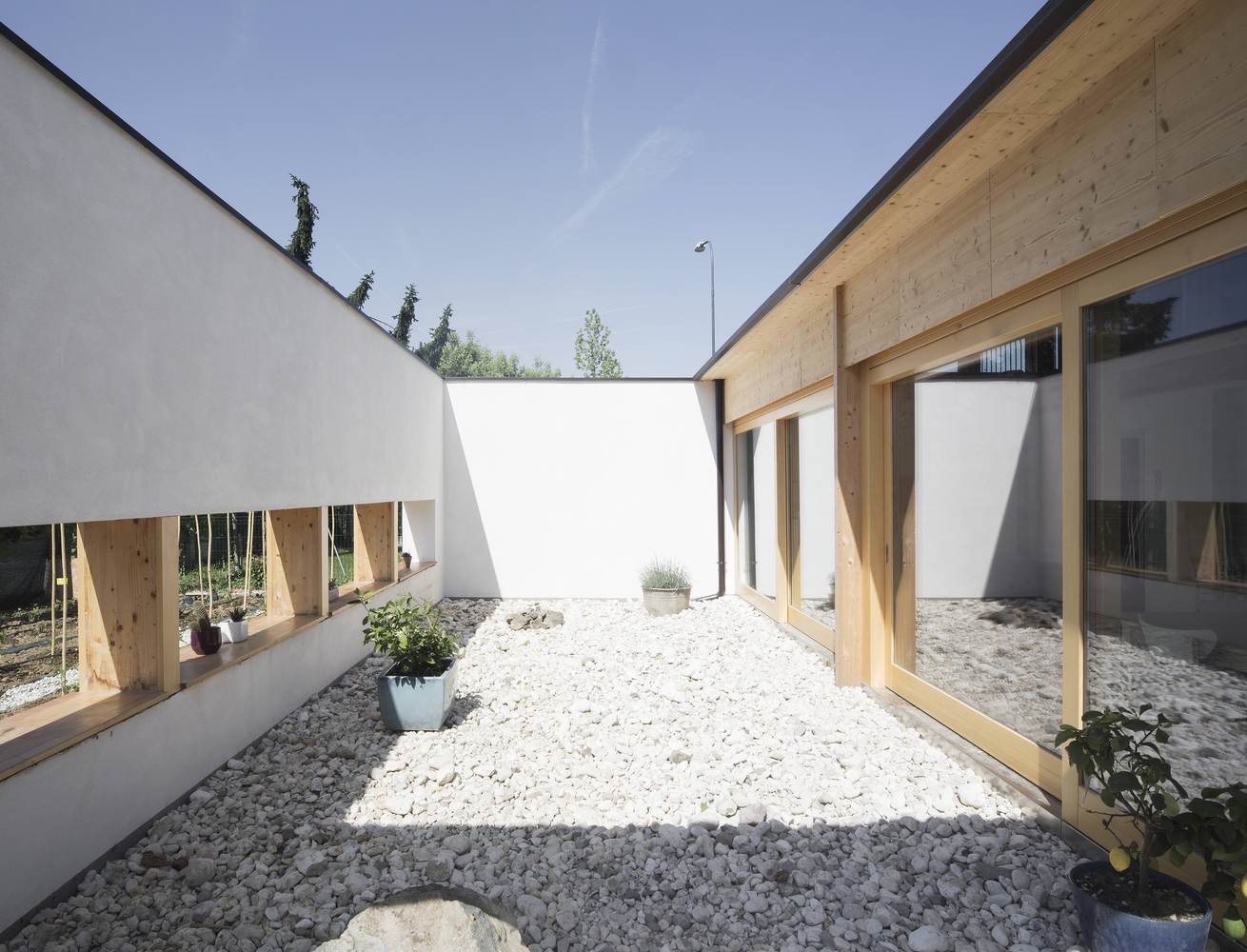 straw bale house example exterior