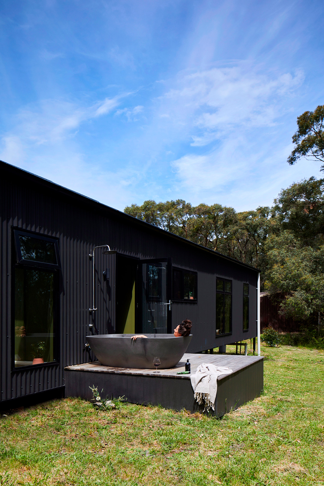 archiblox fish creek house outdoor bath image