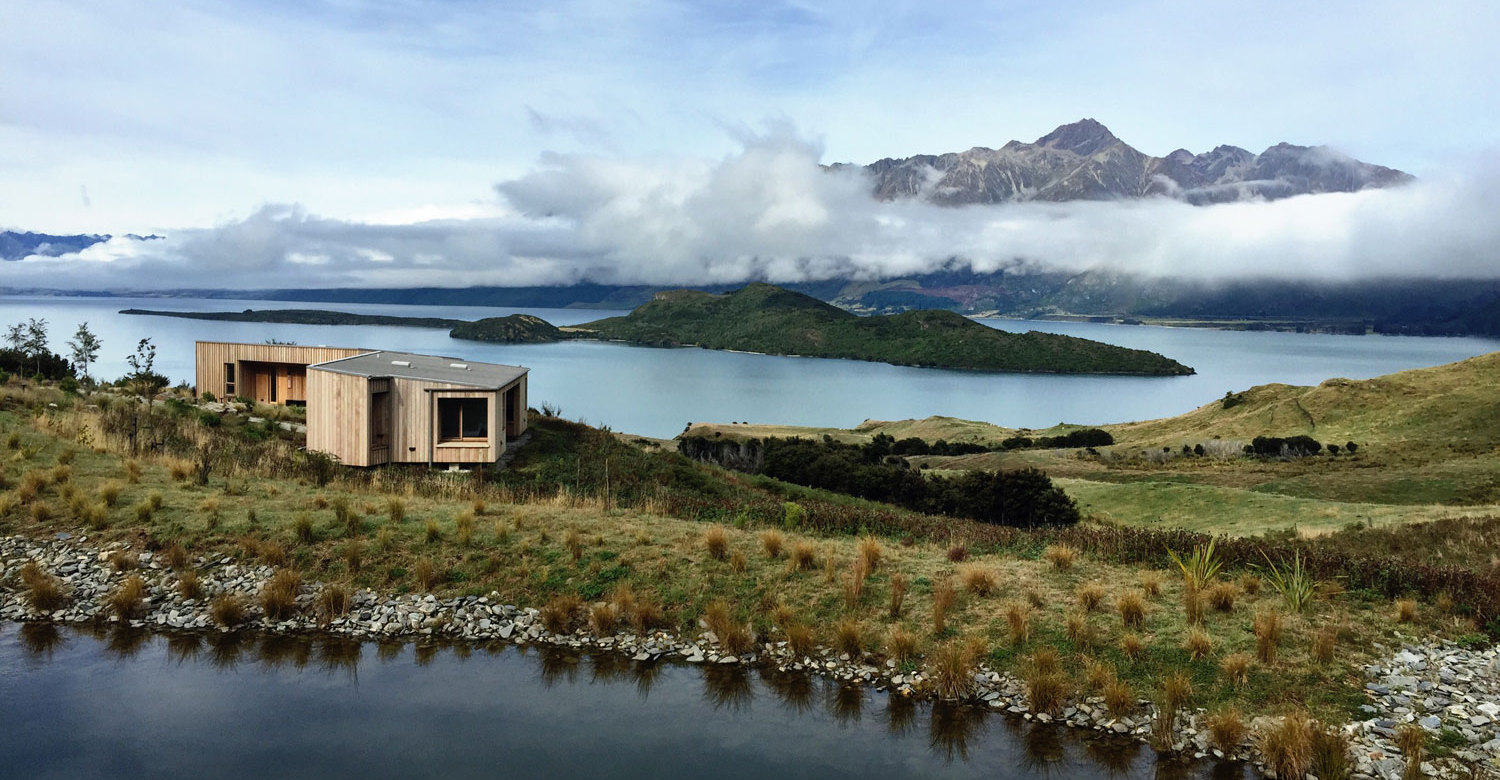aro-ha retreat external mountain view