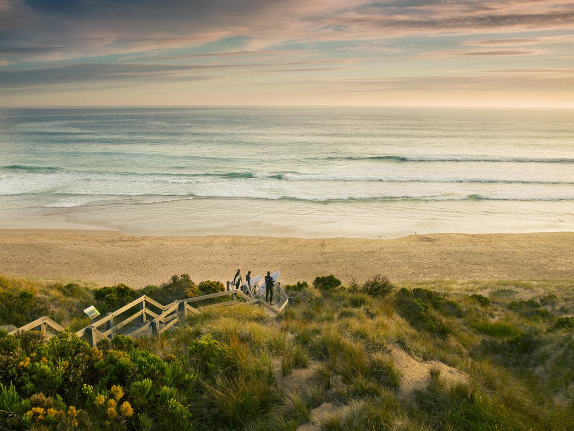 forrest-caves-beach-surfers_pi_r_1461142_1150x863